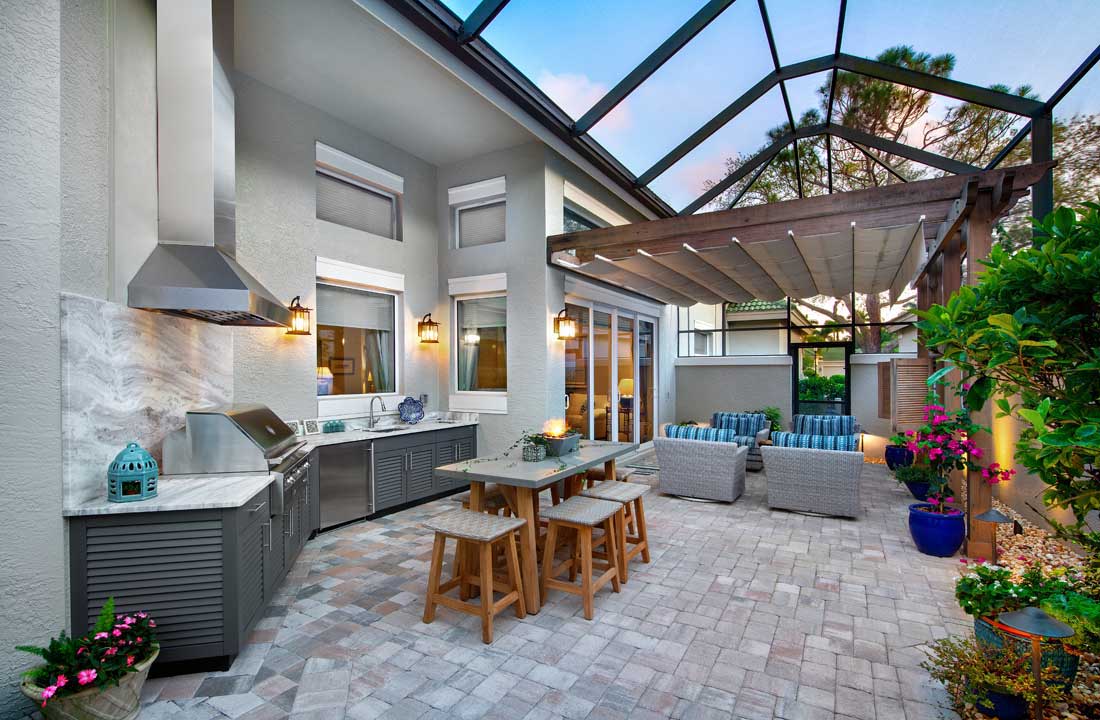 8 Outdoor Kitchen Design Trends That Enhance Your Backyard Living